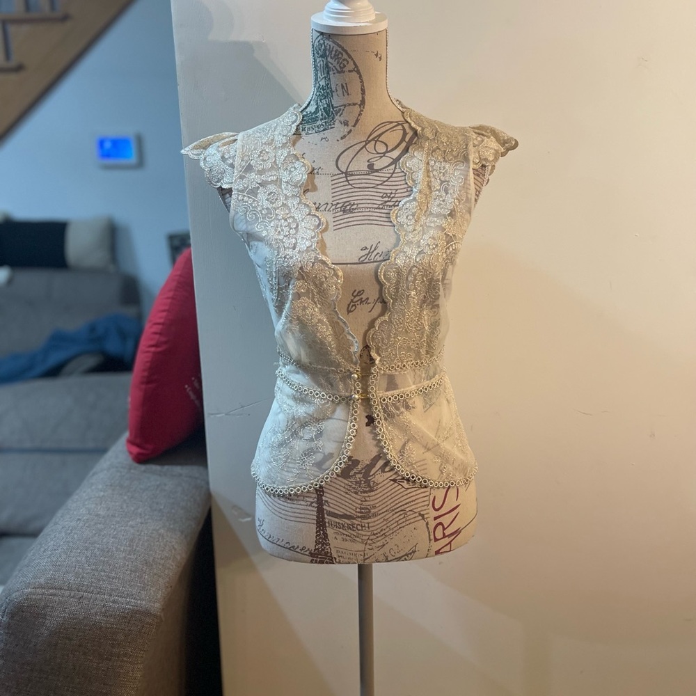 Ivory Lace-Trim Sleeveless Vest